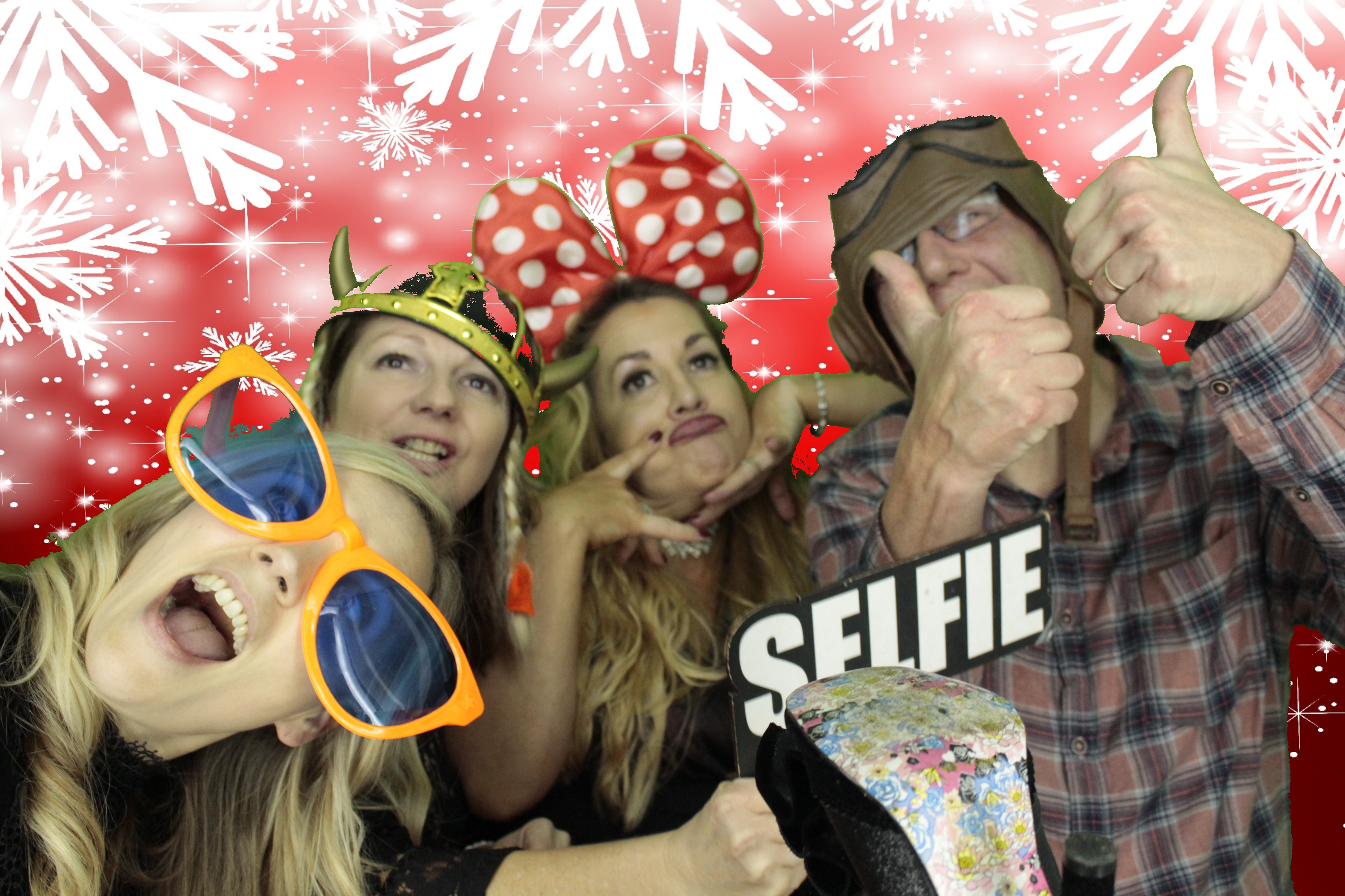 Ocean Network Express Christmas Party 2019 | View more photos from the event at gallery.myphotoboothexperience.co.uk/u/MyPhotoBoothExperienceLtd/Ocean-Network-Express-Christmas-Party-2019